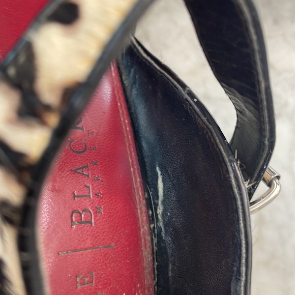 🔥5 for $15🔥 - White House Black Market unique “hair” material heels - Size 9 - Picture 13 of 16